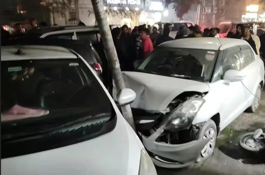  Car accident Photograph: (Photo: abp news) 