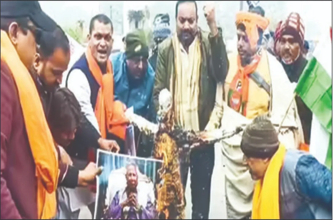  Bangladesh unrest: ବାଂଲାଦେଶ ଅଶାନ୍ତ: ଢାକାରୁ ଏସ୍‌ଓଏସ୍‌ ପଠାଇଲେ ହିନ୍ଦୁ, ଆମକୁ ବଞ୍ଚାଅ, ସୀମା ଖୋଲ