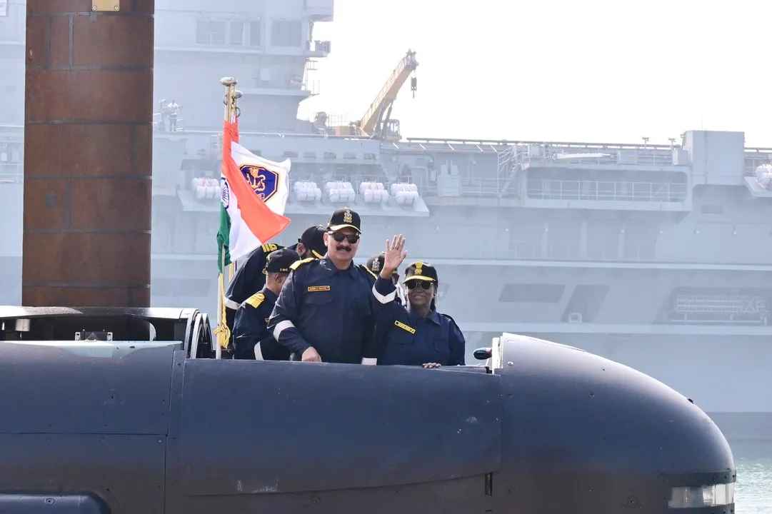  navy Photograph: (@rashtrapatibhvn) 
