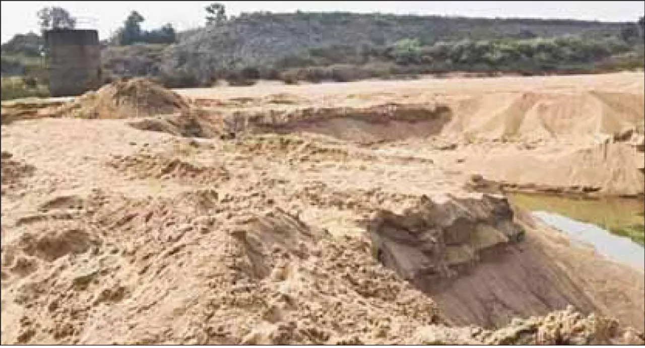  Telanadi River: ବାଲି ମାଫିଆ କବଜାରେ ତେଲନଦୀ: ଜିଲ୍ଲା ବାହାରକୁ ହେଉଛି ଚାଲାଣ, ଜଳଯୋଗାଣ ପ୍ରକଳ୍ପକୁ  ପାଣି ନିଅଣ୍ଟ