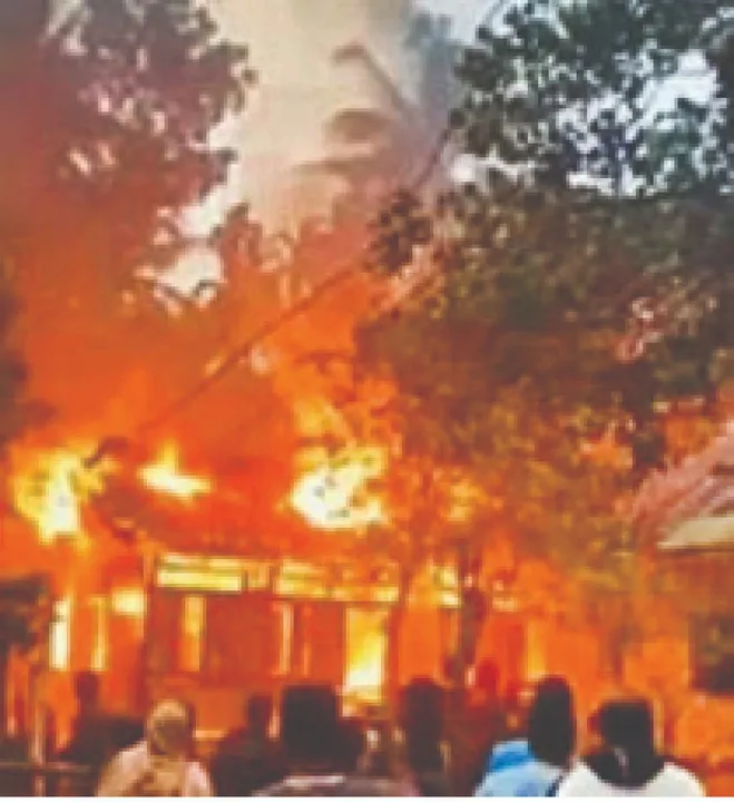  5 Hindu: ୫ ହିନ୍ଦୁଙ୍କ ଘର ଜାଳିଦେଲେ