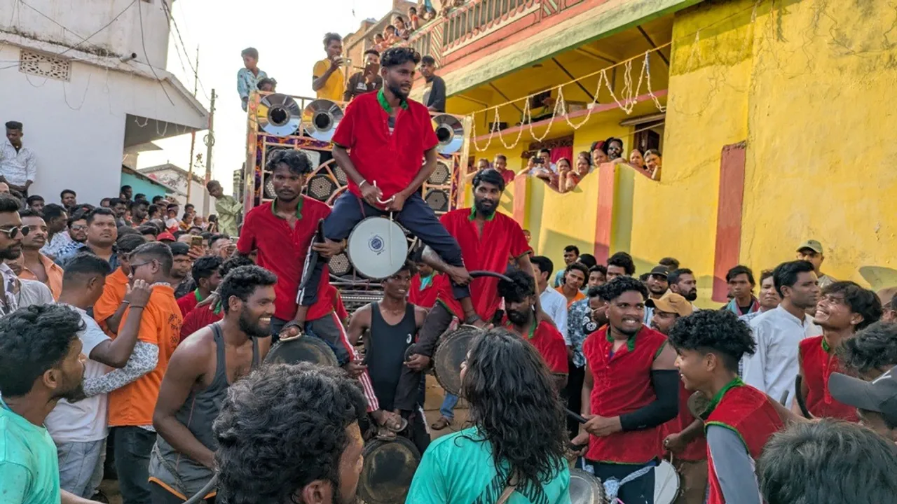  Artists from Nabarangpur. Photograph: (sambad.in) 