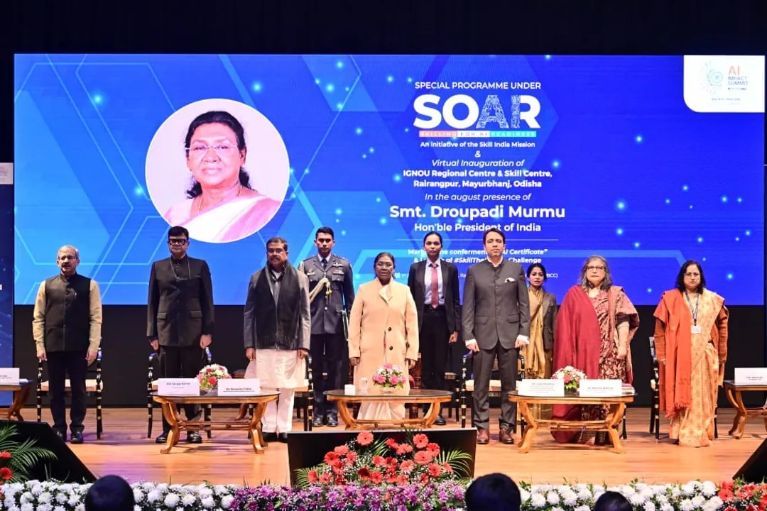  PRESIDENT OF INDIA LAUNCHES SKILLTHENATION AI CHALLENGE AND VIRTUALLY INAUGURATES IGNOU REGIONAL CENTRE Photograph: (sambad.in) 