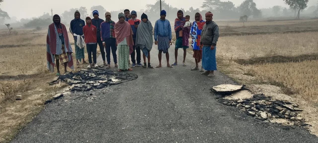  Scam: ଦୁର୍ନୀତି ଗନ୍ଧ: ନିର୍ମାଣ ହେବାର ଦିନକ ପରେ ଉଠିଗଲା ପିଚୁ