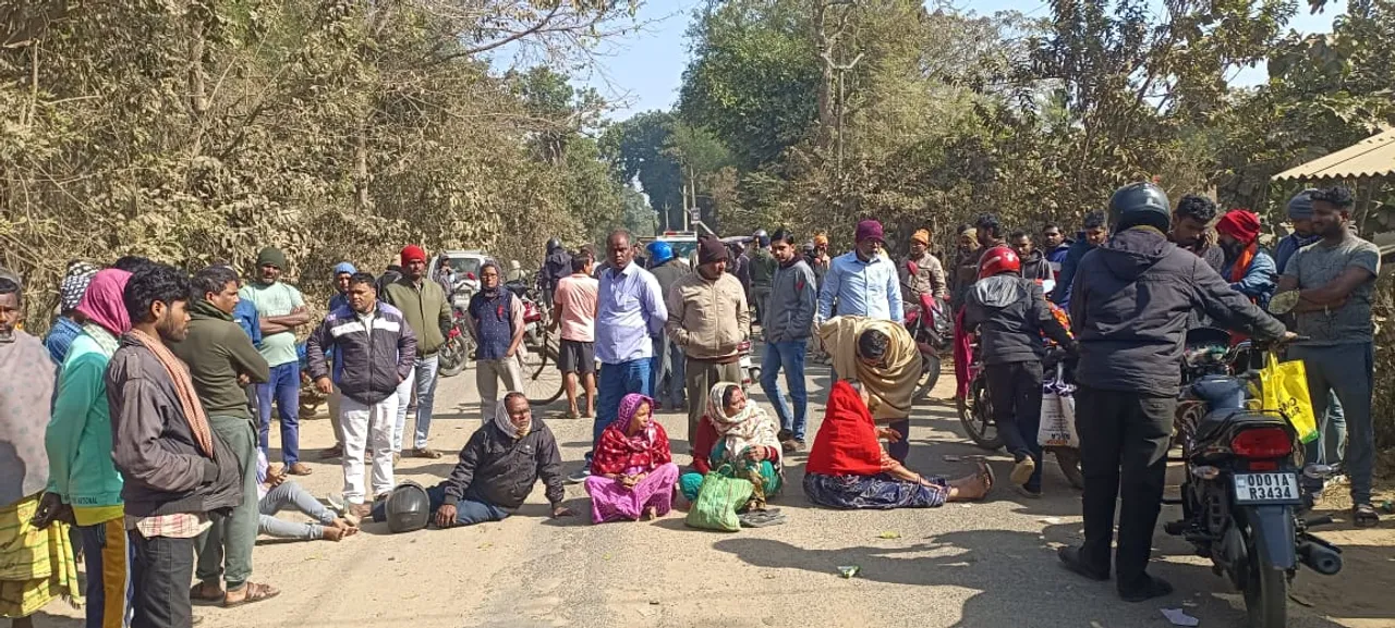  accident at jaleswar, teacher critical Photograph: (Sambad.in) 