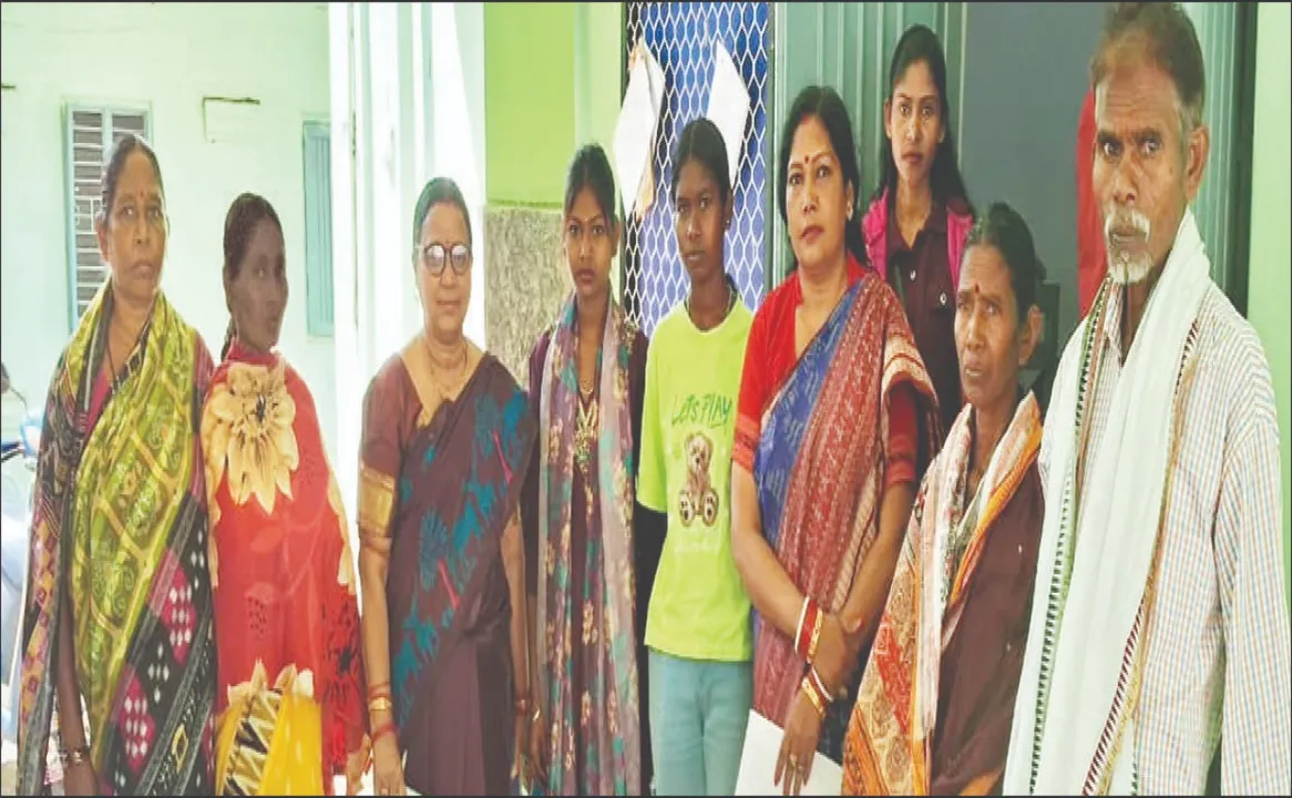  Husband sold his wife for money: ଟଙ୍କା ଲୋଭରେ ସ୍ତ୍ରୀକୁ ବିକିଦେଲା ସ୍ୱାମୀ: ଏବେ ଝିଅକୁ ବିକ୍ରି ପାଇଁ ଉଦ୍ୟମ, ଉପଜିଲ୍ଲାପାଳଙ୍କ ଦ୍ବାରସ୍ଥ ହେଲା ପରିବାର