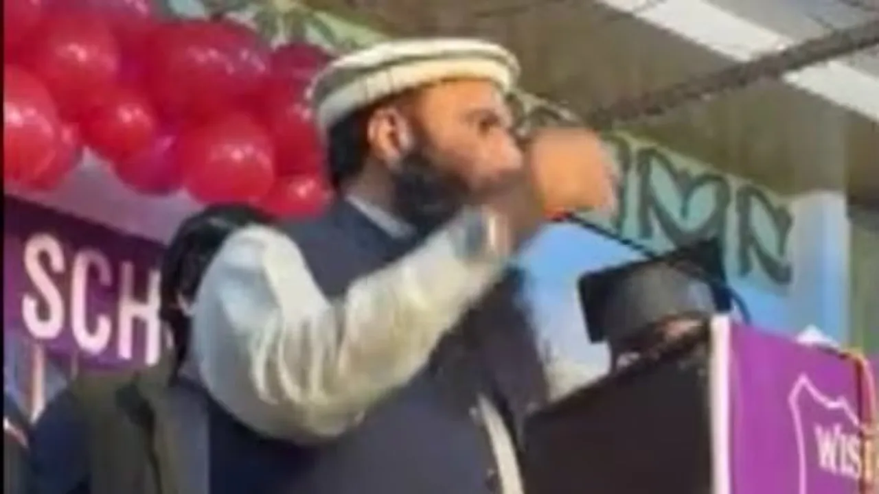  𝐋𝐞𝐓-𝐥𝐞𝐚𝐝𝐞𝐫-𝐒𝐚𝐢𝐟𝐮𝐥𝐥𝐚𝐡-𝐊𝐚𝐬𝐮𝐫𝐢-𝐨𝐩𝐞𝐧𝐥𝐲-𝐚𝐝𝐦𝐢𝐭𝐬 𝐏𝐚𝐤-𝐀𝐫𝐦𝐲-𝐢𝐧𝐯𝐢𝐭𝐞𝐬-𝐦𝐞 Photograph: (sambad.in) 