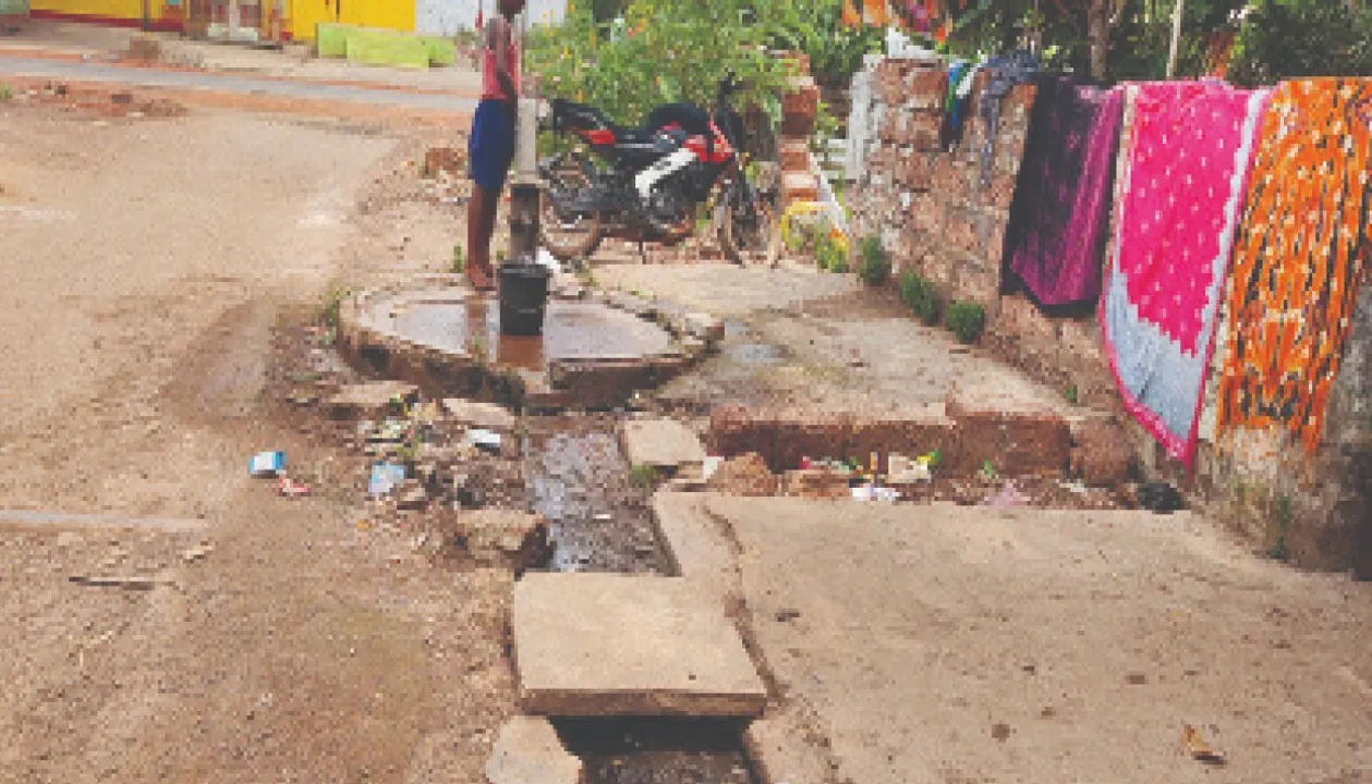  Drinking water supply: ଦୂର ହେଉନି ପାନୀୟଜଳ ଯୋଗାଣ ସମସ୍ୟା: ଡ୍ରେନ୍‌ ଓ ରାସ୍ତା ସ୍ଥିତି ବି ସୁଧୁରୁନି