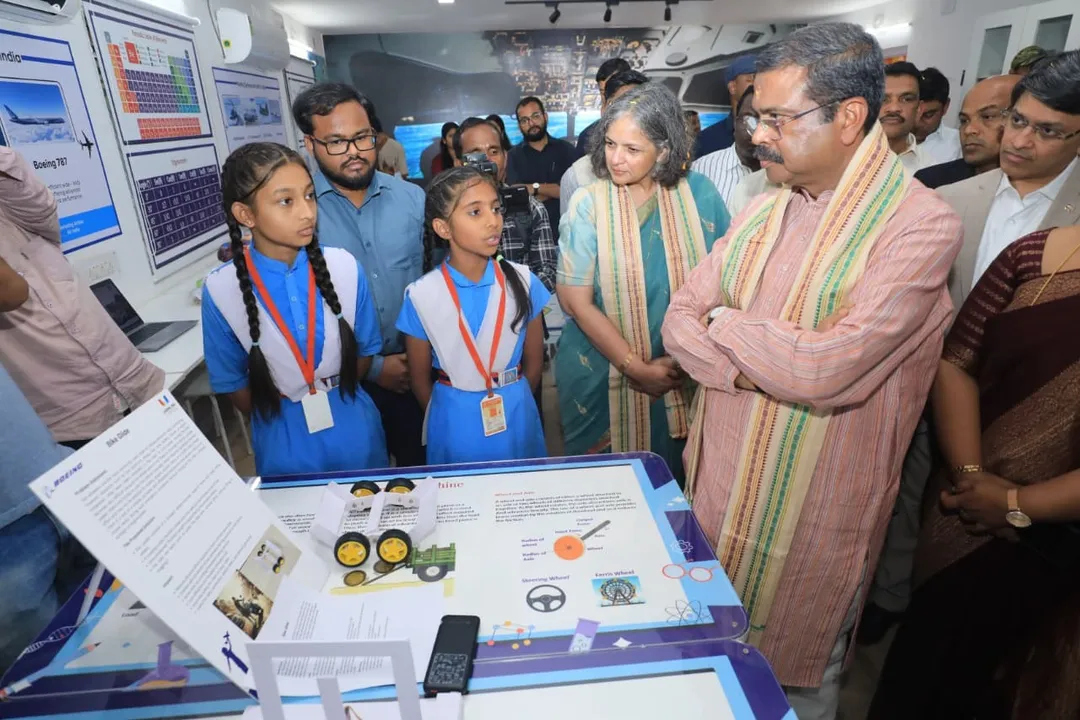  Dharmendra Pradhan: ଓଡ଼ିଶାର ପ୍ରଥମ ‘ବୋଇଂ ସୁକନ୍ୟା ଷ୍ଟେମ୍ ଲ୍ୟାବ୍’ର ଶୁଭାରମ୍ଭ କଲେ କେନ୍ଦ୍ରମନ୍ତ୍ରୀ