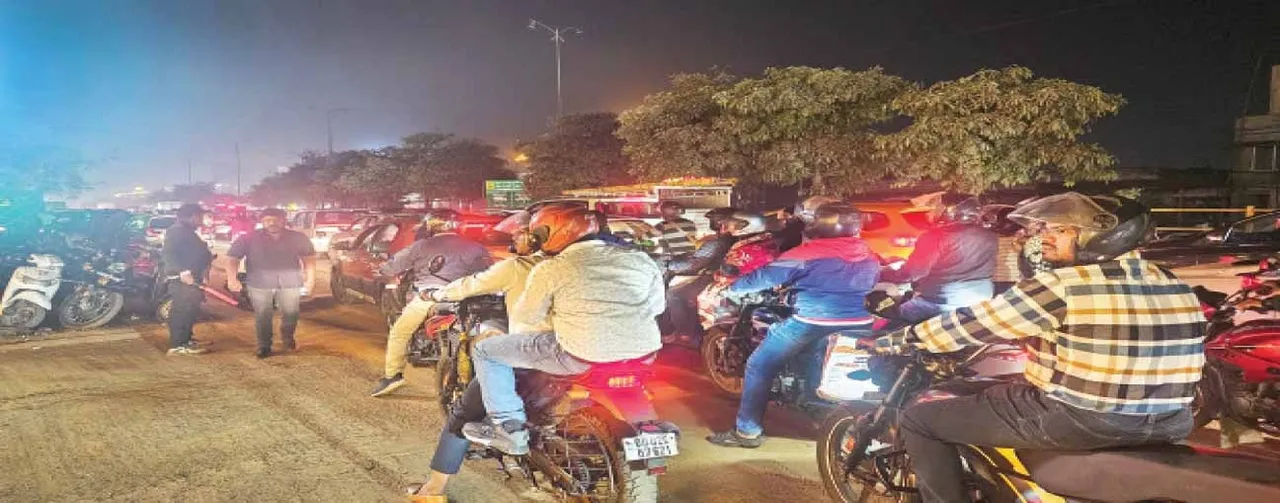  The groom: ବାଟ ଛାଡ଼ିଲେନି ବରଯାତ୍ରୀ