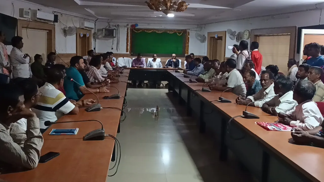  Paddy: ଚାଷୀଙ୍କ ଜିଦ୍ ମଣ୍ଡିରେ ଧାନ କ୍ରୟ କରାଯାଉ