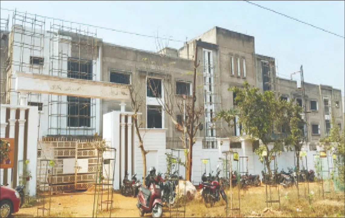  RTO-2: ସ୍ଥାୟୀ ଠିକଣା ପାଉନି ଆର୍‌ଟିଓ-୨: ସମନ୍ବୟ ଅଭାବରୁ କୋଠା ନିର୍ମାଣ ସରୁନି, ଦଶନ୍ଧି ଧରି ଭଡ଼ାଘ‌ରେ ଚାଲିଛି କାର୍ଯ୍ୟାଳୟ