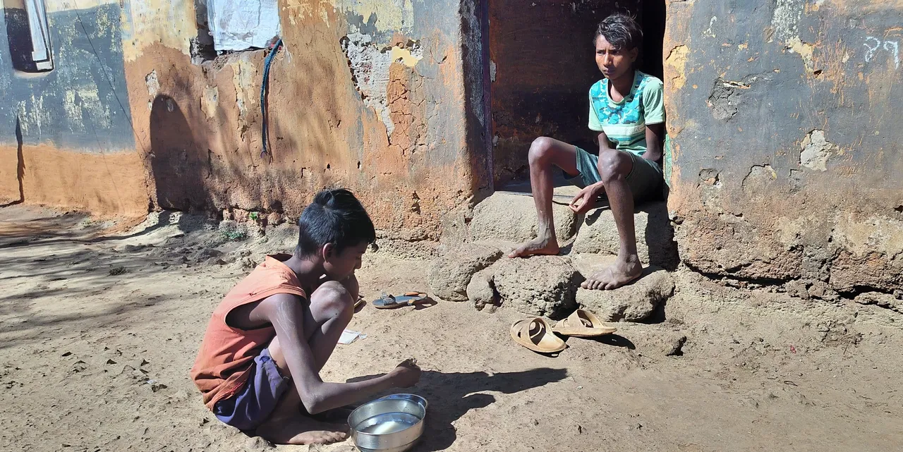  PMAY: ଭଙ୍ଗାଘରେ ବିତୁଛି ଜୀବନ, ସରକାରୀ ଯୋଜନାରୁ ଆବାସ ସାତସପନ