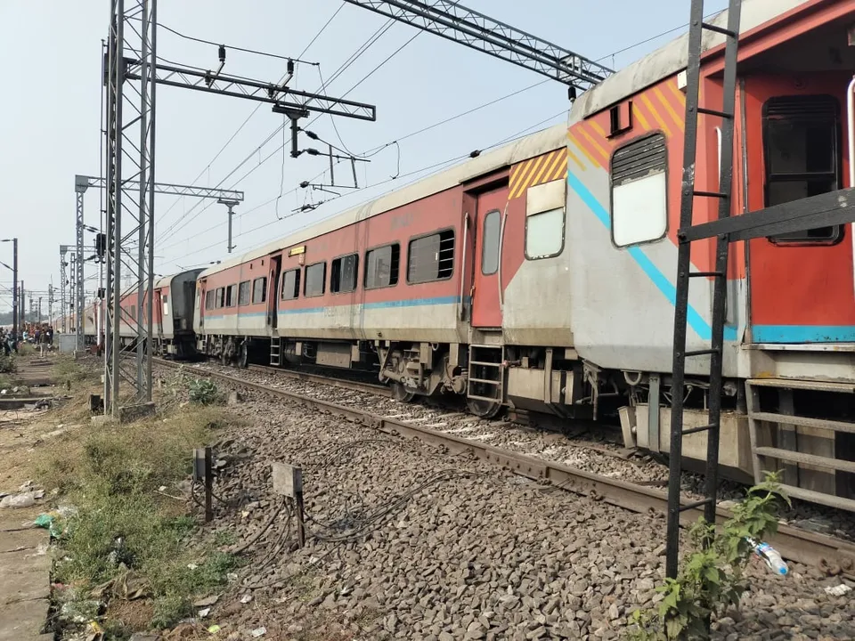  Train boggies derail: ଚେନ୍ନାଇ ନିୟୁ ଜଲପାଇଗୁଡି ଟ୍ରେନର ଦୁଇଟି ଜେନେରାଲ ବଗି ଲାଇନଚ୍ୟୁତ