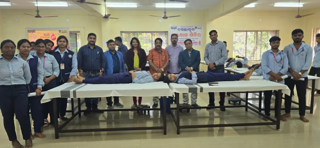  Blood Donation: ରକ୍ତ ଦେଲେ ୧୧୧ଜଣ ବୈଷୟିକ ଛାତ୍ରଛାତ୍ରୀ, ଅଧ୍ୟାପକ ଓ କର୍ମଚାରୀ