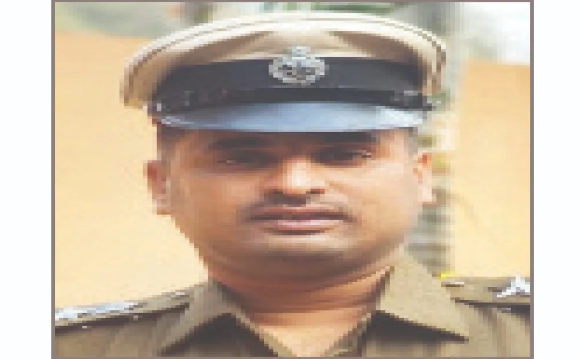  SI saves youth's life: ପୋଖରୀକୁ ଡେଇଁ ଯୁବକଙ୍କ ଜୀବନ ବଞ୍ଚାଇଲେ ଏସ୍ଆ‌ଇ