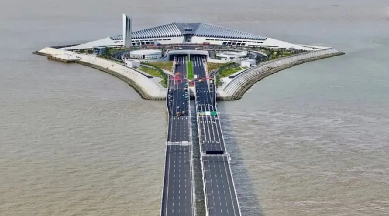  Sea Corridor: ଚୀନ୍‌ର କୃତିତ୍ୱ: ୨୮ କିଲୋମିଟର ସମୁଦ୍ର କରିଡର ନିର୍ମାଣ, ୨ ଘଣ୍ଟାର ଯାତ୍ରା ଏବେ ୨୦ ମିନିଟ୍‌ରେ ଶେଷ