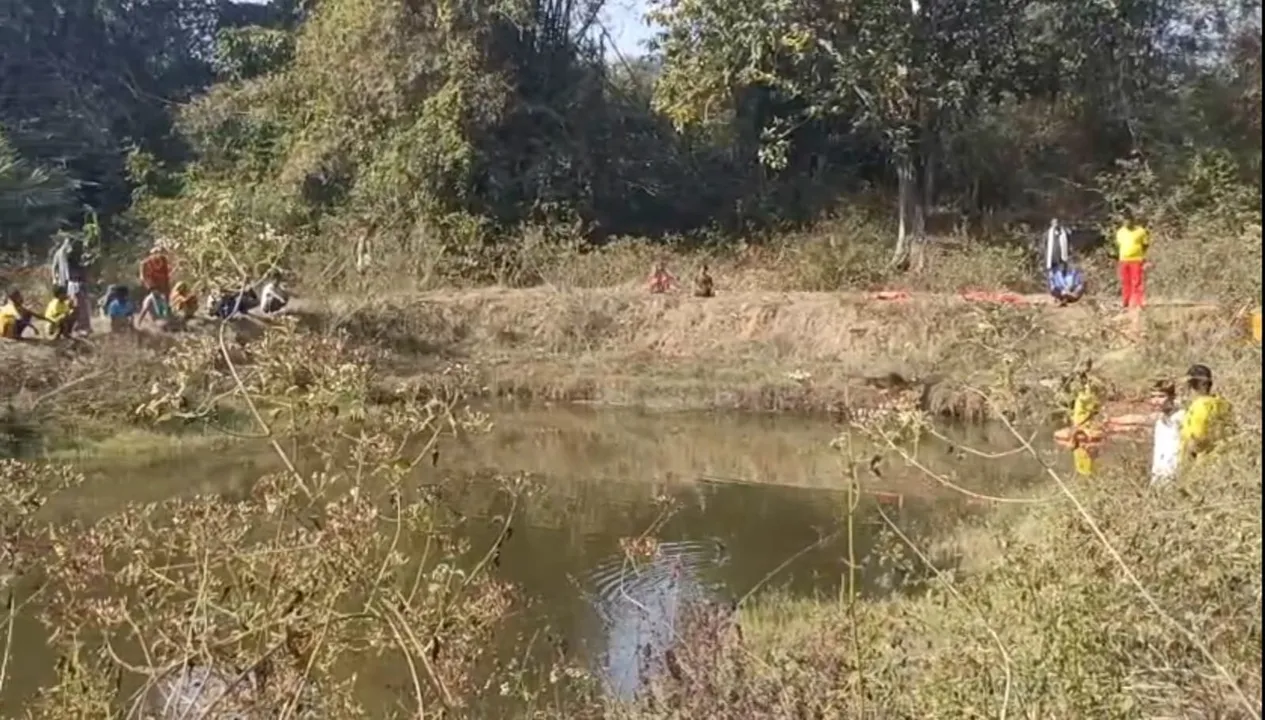  Deadbody rescued: ୩ଦିନ ତଳେ ନିଖୋଜ ବ୍ୟକ୍ତିଙ୍କ ମୃତଦେହ ଗାଁ ପୋଖରୀରୁ ଉଦ୍ଧାର