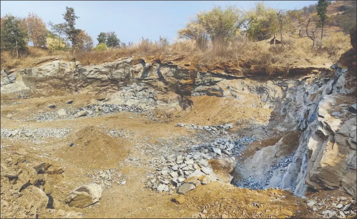  Illegal stone trade: ବେଆଇନ ପଥର କାରବାର: କାଟି ଦେଲେଣି ଭାଲୁଡୁଙ୍ଗୁରି, ଗୋଟିଏ ତ‌ହସିଲରେ ଖାଦାନ, ଅନ୍ୟ ତହସିଲରେ ଖନନ!