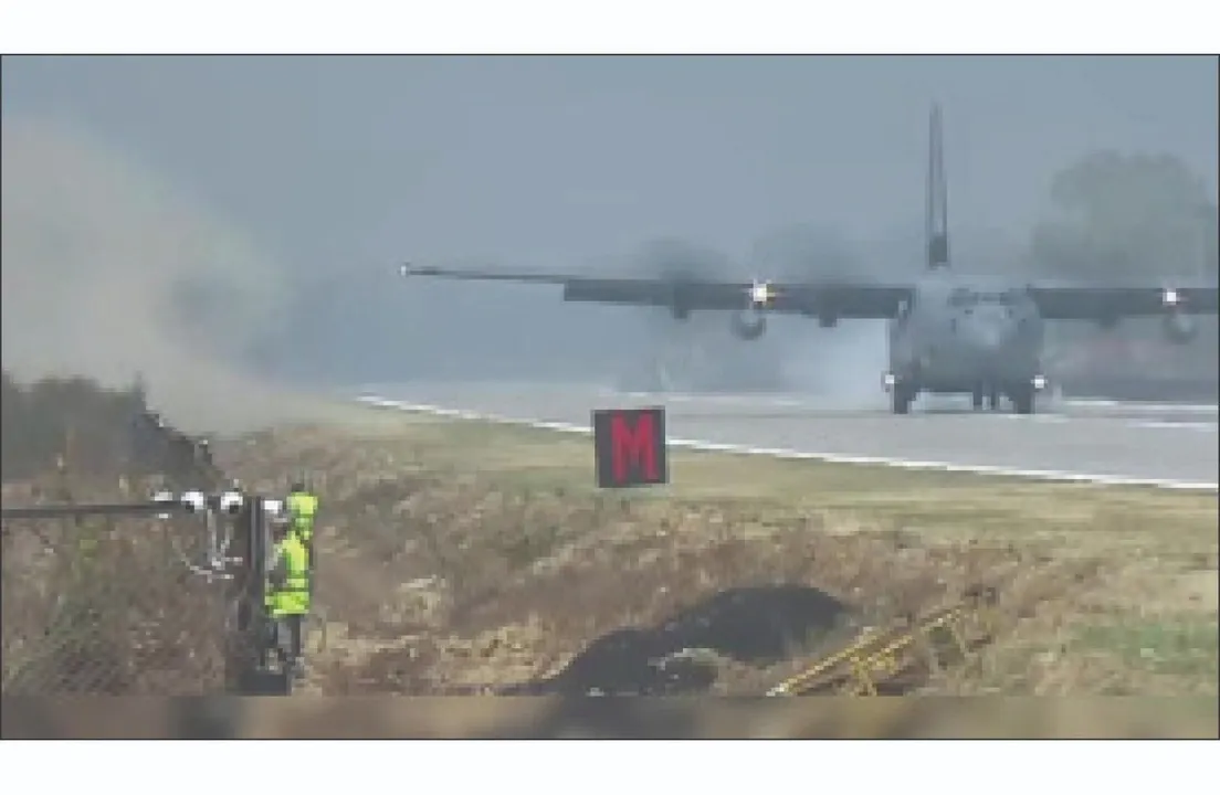  PM lands at North-East's first highway airstrip: ଉତ୍ତର-ପୂର୍ବାଞ୍ଚଳର ପ୍ରଥମ ହାଇୱେ ଏୟାର ଷ୍ଟ୍ରିପ୍‌ରେ ଅବତରଣ କଲେ ପ୍ରଧାନମନ୍ତ୍ରୀ