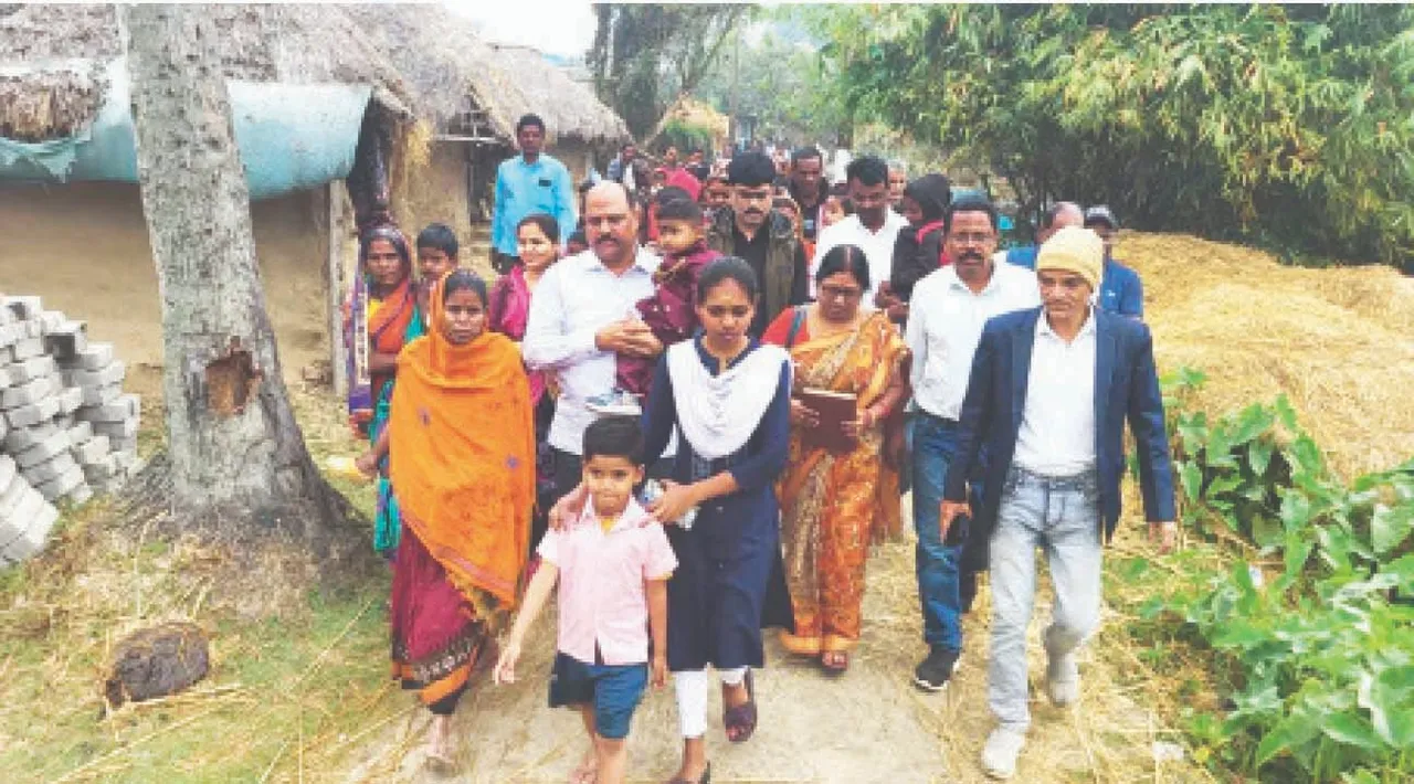  Nuagaon Anganwad: ସ୍ବାଭାବିକ ହେଲା ନୂଆଗାଁ ଅଙ୍ଗନବାଡ଼ି କେନ୍ଦ୍ର, ପିଲାଙ୍କୁ ଘରୁ କାଖେଇ ଅଙ୍ଗନବାଡ଼ି ଆଣିଲେ ବିଧାୟକ