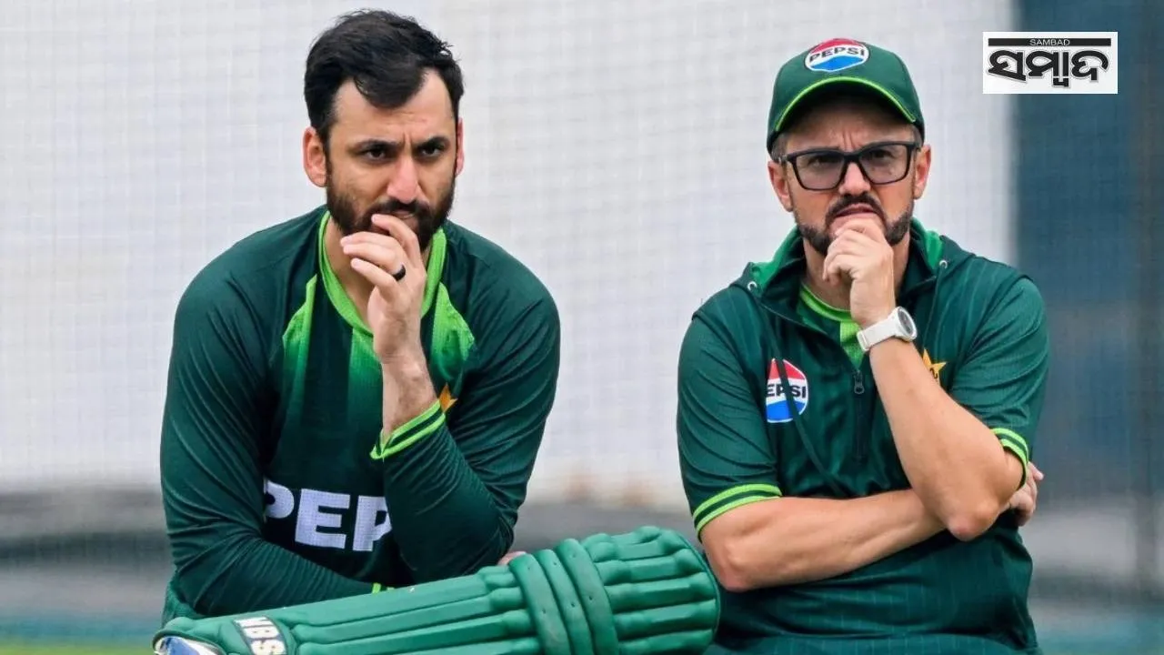  Pakistan Cricket Team Photograph: (google) 