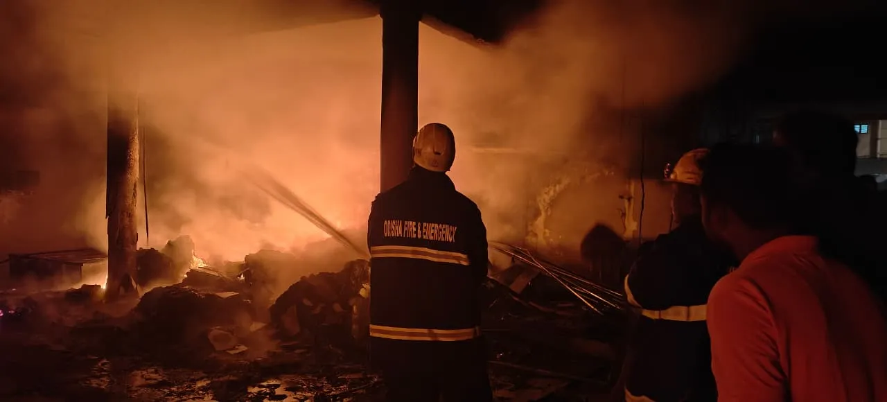  Fire at house of businessman Photograph: (sambad.in) 