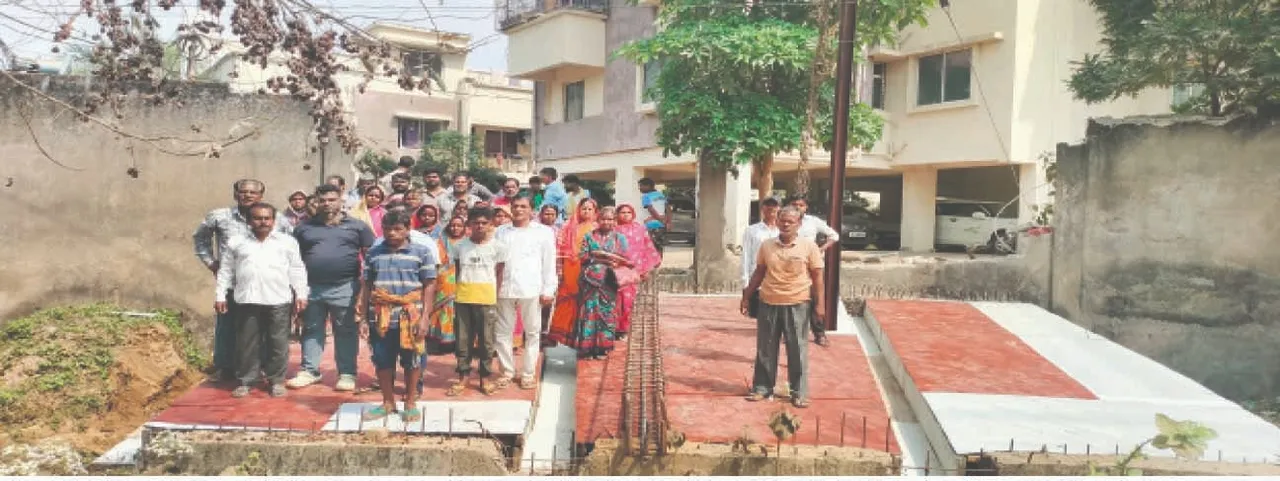  Canal water : ଆପାର୍ଟମେଣ୍ଟ ବର୍ଜ୍ୟ ମିଶି କେନାଲ ପାଣି ବିଷାକ୍ତ, ଉତ୍ତେଜନାର ରୂପ ନେଉଛି ଜନ ଆକ୍ରୋଶ