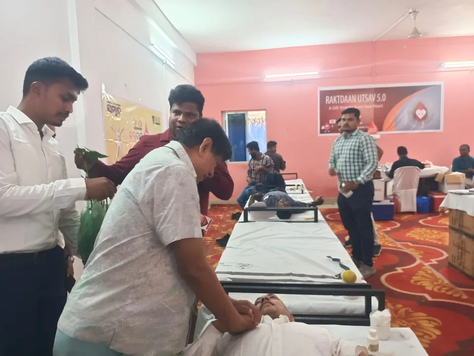  Blood Donation Camp: ରକ୍ତଦାନ ଉତ୍ସବ: ୧୦୫ ମହିଳାଙ୍କ ସମେତ ରକ୍ତ ଦେଲେ ୫୩୦ ରକ୍ତଦାତା