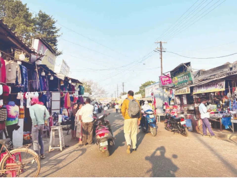  Basic amenities: ମିଳୁନି ମୌଳିକ ସୁବିଧା, ଲୋକେ ହନ୍ତସନ୍ତ