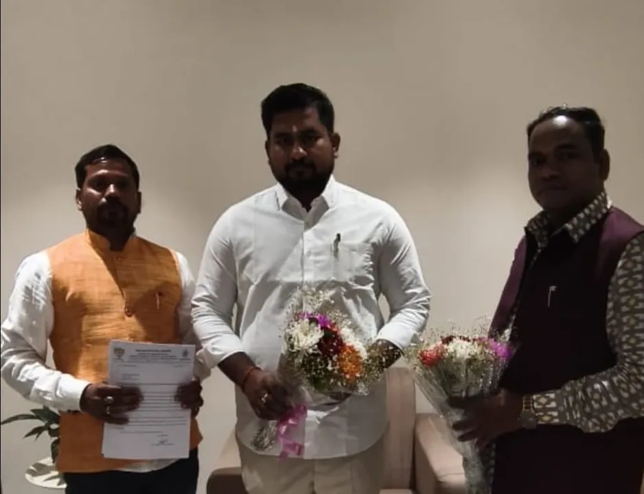 Mkg college principal meet education minister (2)
