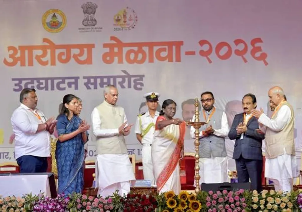  Droupadi Murmu: ‘ଆୟୁଷ ବ୍ୟବସ୍ଥା ସାମଗ୍ରିକ ସୁସ୍ଥତା ପାଇଁ ବ୍ୟାପକ ଜୀବନଶୈଳୀ ଢାଞ୍ଚା ପ୍ରଦାନ କରେ’