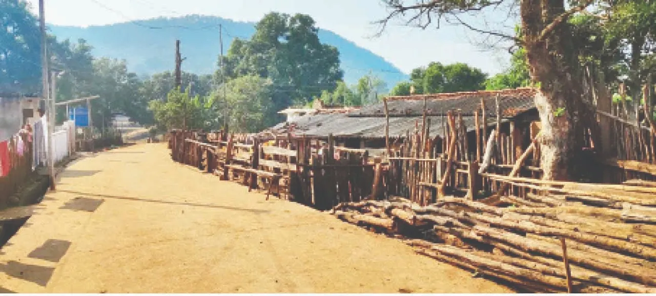  Lubengarh: ଉପେକ୍ଷିତ ସହିଦ ରେଣ୍ଡୋ ମାଝୀଙ୍କ ଜନ୍ମପୀଠ ଲୁବେନଗଡ଼, ଫାଙ୍କା ପ୍ରତିଶ୍ରୁତିରେ ବିକାଶ ଅପହଞ୍ଚ