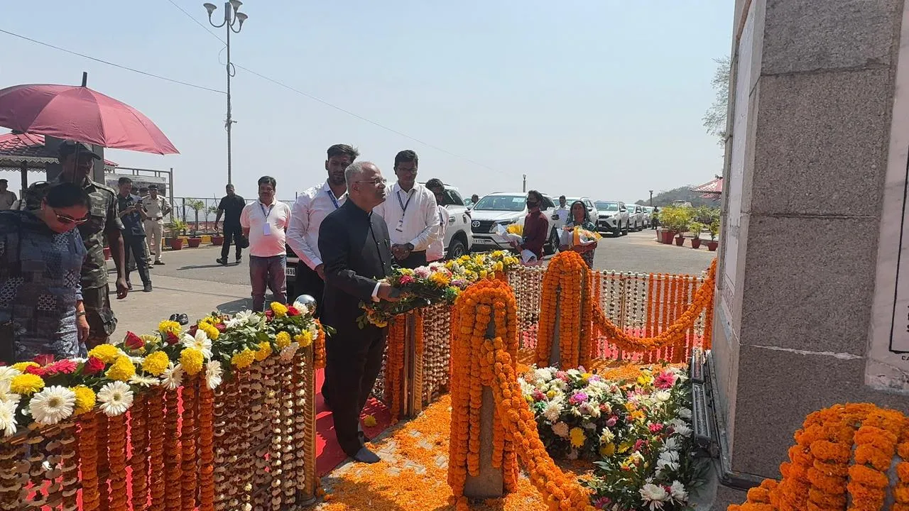  mahanadi tribunal team at hirakud Photograph: (sambad.in) 