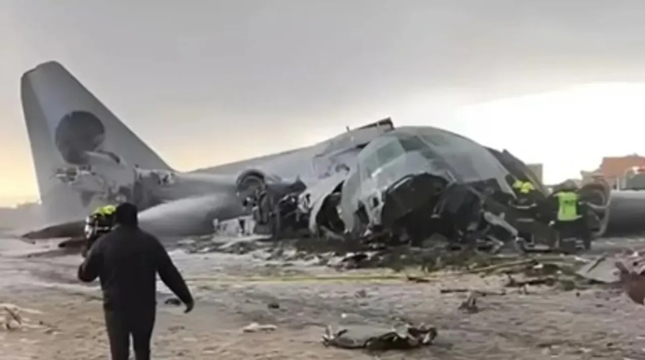  Government plane carrying cash crashes Photograph: (SAMBAD.IN) 