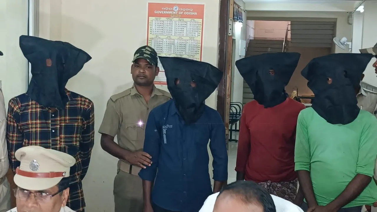  Gold Seized: ୧ କିଲୋ ସୁନା, ୪କିଲୋ ରୁପା ଅଳଂକାର ଜବତ