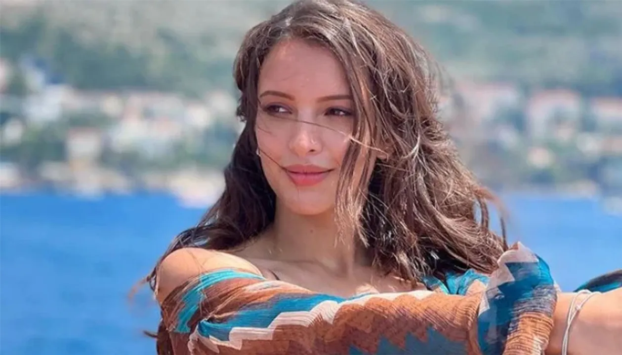  Actress trupti Dimri: କିଛି ନ କହି ବି ସବୁ କହିଦେଲେ