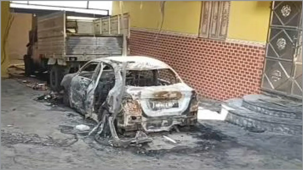  liquor bar: ମଦ ବାର୍‌ ବିରୋଧ‌ରେ ତାତିଲେ, ଆକ୍ରୋଶରେ ନିଆଁ ଲଗାଇଦେଲେ