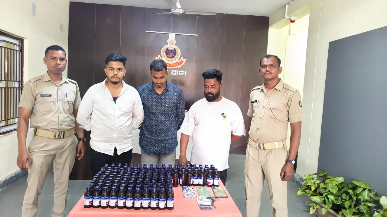  Cough Syrup: କଫ୍ ସିରପ୍ ଓ ନିଶା ଟାବଲେଟ୍ ଜବତ, ୩ ଗିରଫ