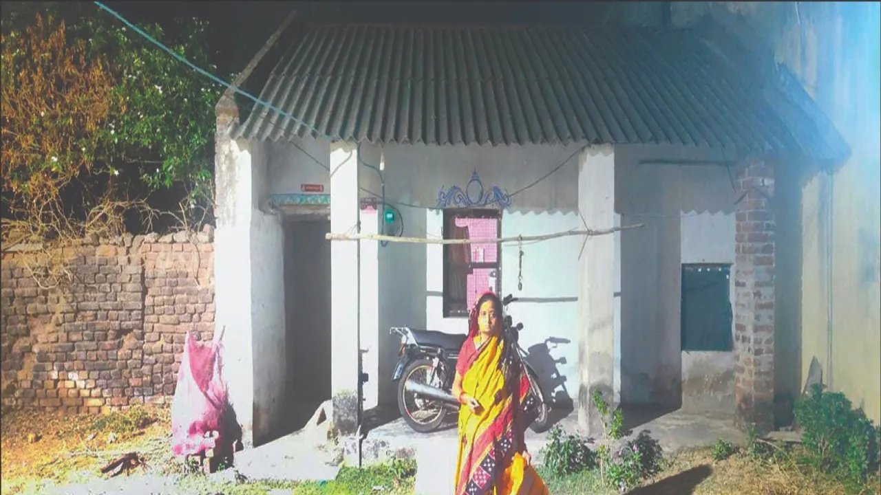  Pradhan Mantri Awas: ହକ୍‌ ମାଗିବାରୁ ମହିଳାଙ୍କୁ ମାଡ଼: ଆବାସ ପାଇଁ ମଧ୍ୟପ୍ରଦେଶରୁ ଡାକି ଫାଙ୍କିଦେଲା ଖଣ୍ଡପଡ଼ା ଏନ୍‌ଏସି