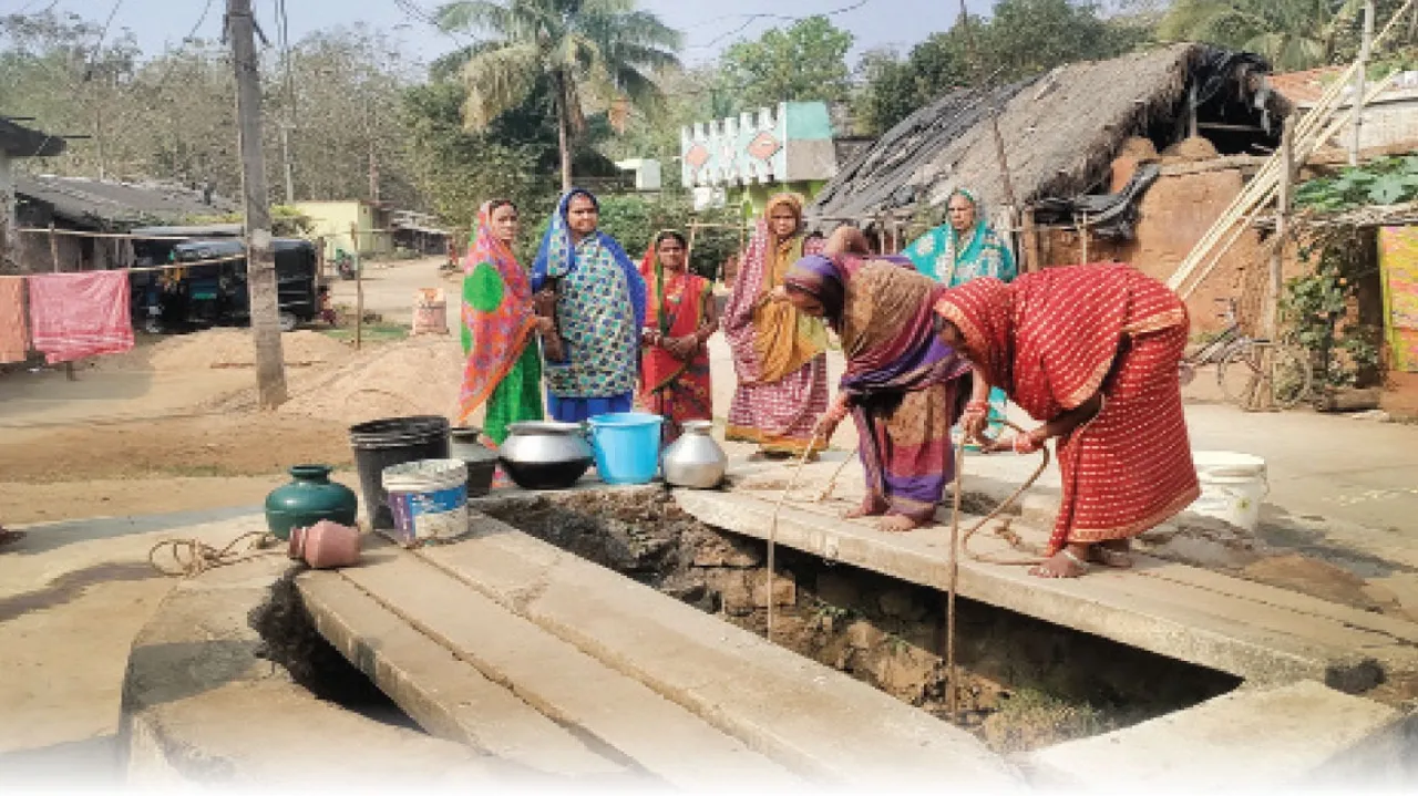  Drinking water: ପିଇବା ପାଣି ପାଇଁ ସଂଘର୍ଷ: କମୁଛି ଭୂତଳ ଜଳସ୍ତର, ଫ୍ଲୋରାଇଡ୍ ଓ ଆଇରନ୍ ମିଶା ପାଣି କଲାଣି କଲବଲ