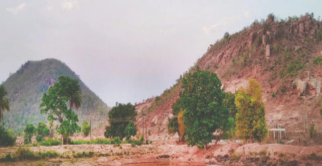  Mountain: ଧ୍ବଂସାଭିମୁଖୀ ସାଲିହା ପାହାଡ଼: ମାତିଛନ୍ତି ପଥର ମାଫିଆ, ପରିବେଶ ସୁରକ୍ଷାକୁ ଫୁ