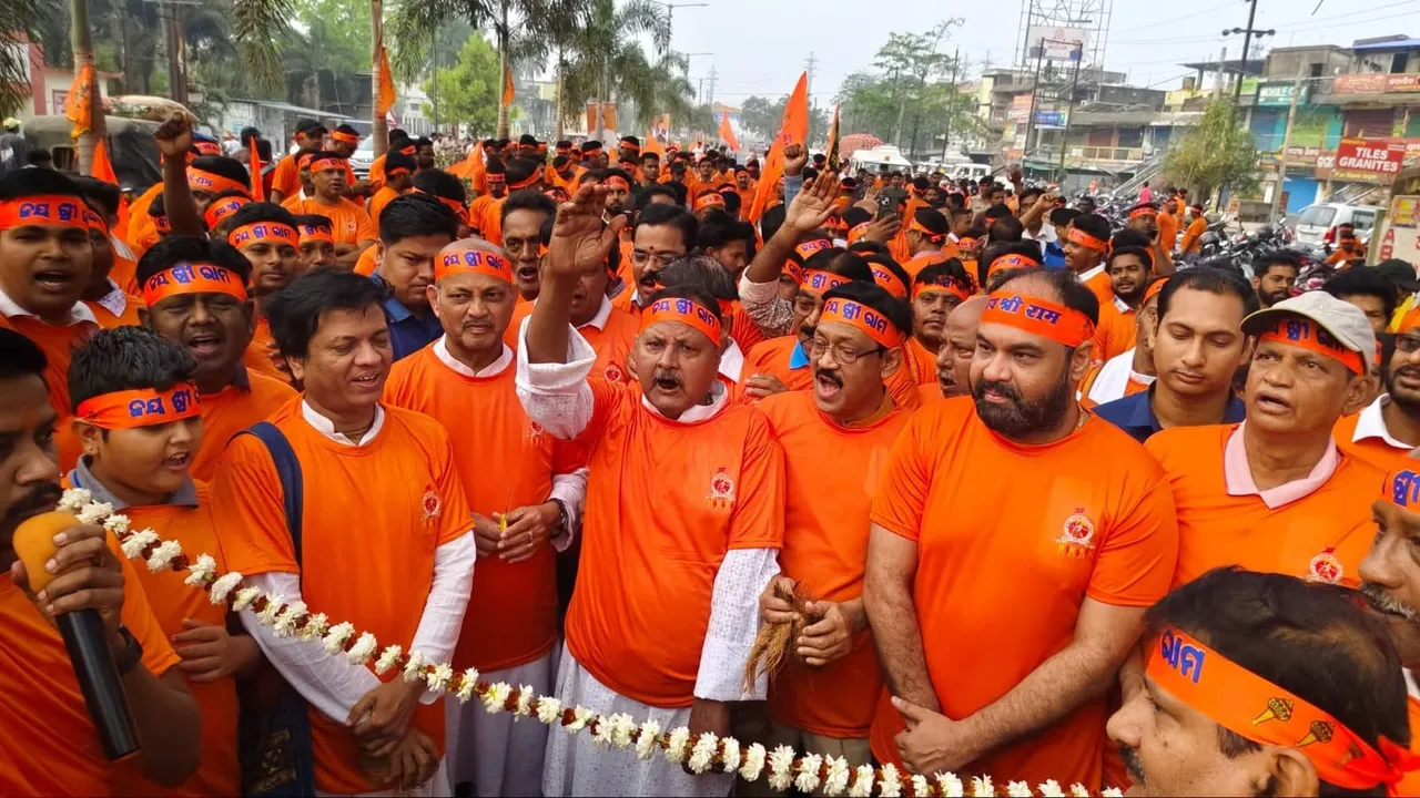  Bhadrak: ମାତୃଭୂମି ପାଇଁ ଗଣଦୌଡ଼,  ସାମିଲ୍ ହେଲେ ହଜାର ହଜାର ଶ୍ରୀରାମ ଭକ୍ତ