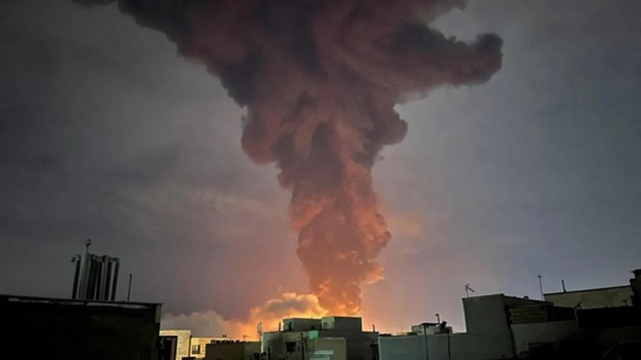  Major attack on Iranian oil facilities; Donald Trump warns of turning Iran into 'hell' Photograph: (sambad.in) 