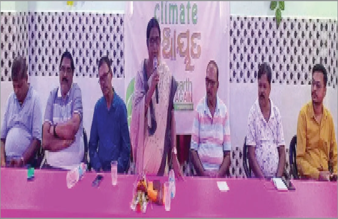  ସବୁଜ ହିନ୍ଦୋଳ ପାଇଁ ଶପଥ ପାଠ କରାଇଲେ ବିଧାୟିକା