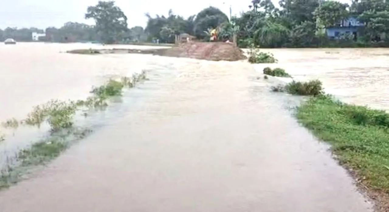  ଫୁଲୁଛି ଜଳକା: ବନ୍ୟା ଆଶଙ୍କାରେ ଆତଙ୍କିତ ଲୋକେ