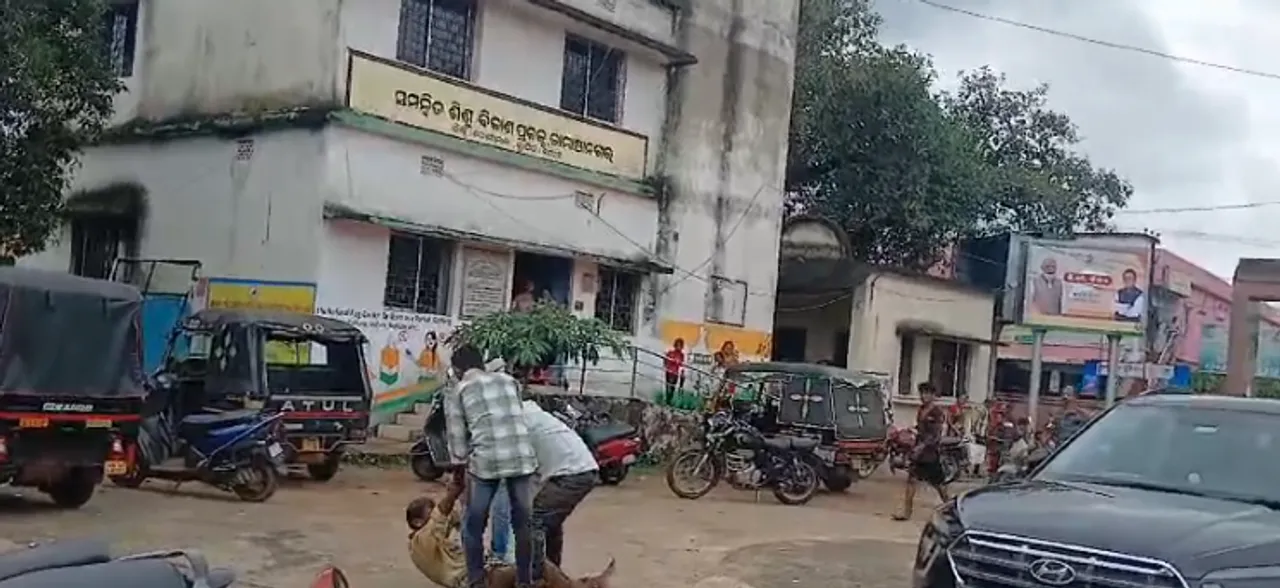  ପେଟ୍ରୋଲ ଢାଳି ଯୁବକଙ୍କ ଆତ୍ମାହୁତି ଉଦ୍ୟମ