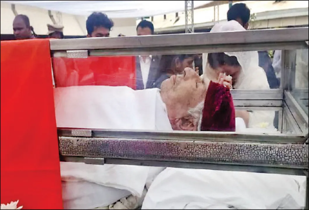  ରତନ ଟାଟା ଧ୍ବନିରେ କମ୍ପିଲା ୱର୍ଲି ଶ୍ମଶାନ: ରାଷ୍ଟ୍ରୀୟ ମର୍ଯ୍ୟାଦା ସହ ଶେଷକୃତ୍ୟ