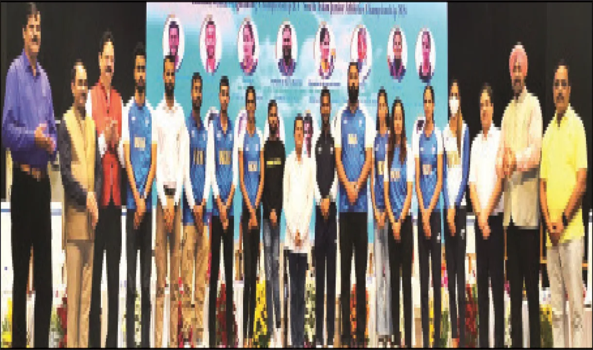  କିଟ୍‌‌େର ୧୭ ପ୍ୟାରିସ୍‌ ଗୌରବ ସମ୍ବର୍ଦ୍ଧିତ