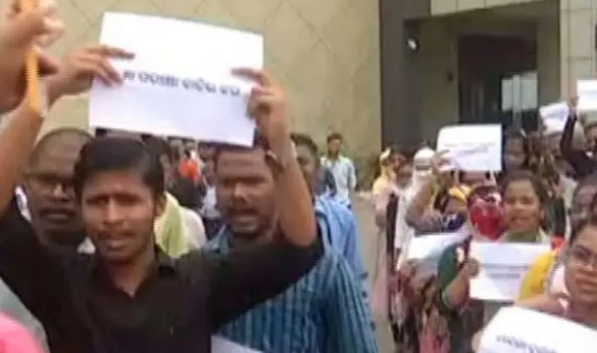  ଆଡମିଟ୍ କାର୍ଡକୁ ଡଙ୍ଗା କରି ଭସାଇଲେ ଆଶାୟୀ